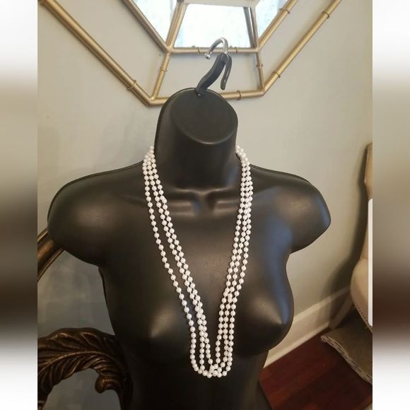 Women's 30" White Faux Pearl Necklaces Set of 3! - Picture 6 of 12